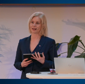 Forsknings- og høyere utdanningsminister Sigrun Gjerløw Aasland holder tale.