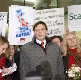 Andrew Wakefield under en demonstrasjon